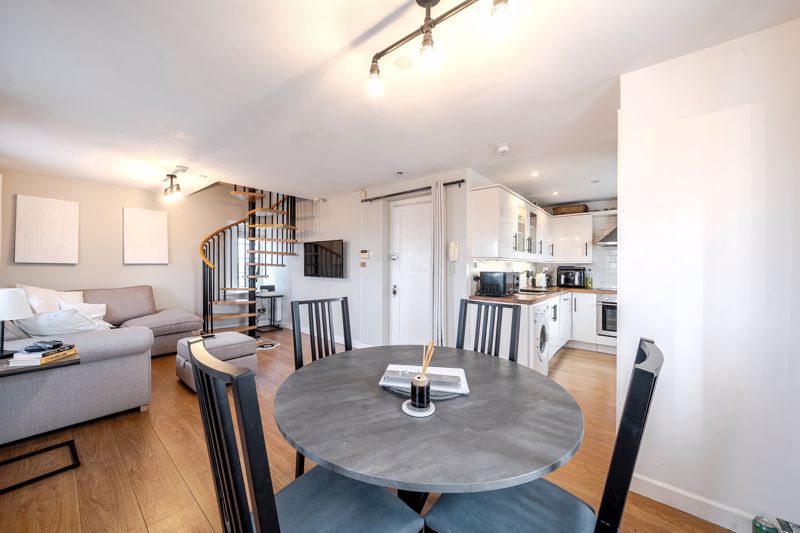 Dining room- click for photo gallery